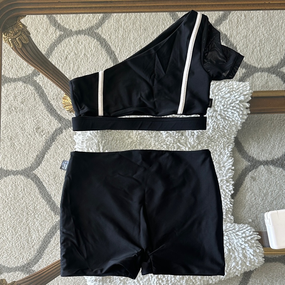 JD DANCEWEAR ECLIPSE SET CXL BLACK COLOR. Wore once !